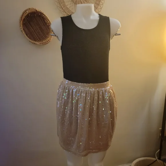 BCBGeneration Sequin Mini Skirt NWT - Picture 3 of 8